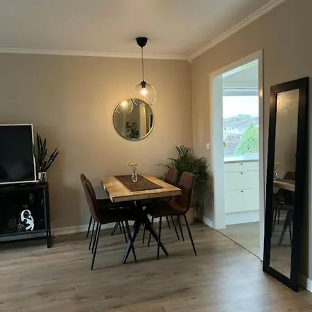 Koselig Pa Ostensjo Med Stor Uteplass Apartamento