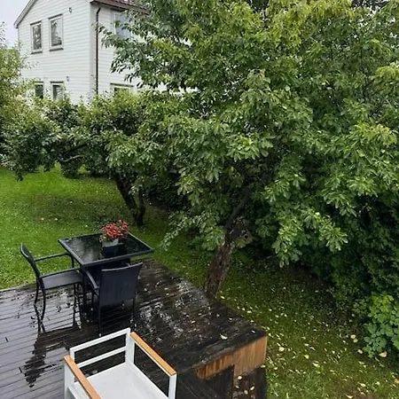 Koselig Pa Ostensjo Med Stor Uteplass Appartamento