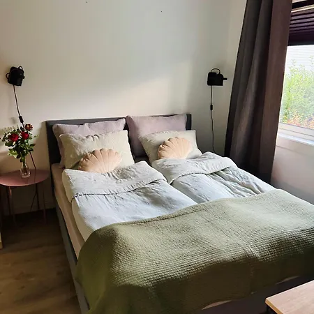 Koselig Pa Ostensjo Med Stor Uteplass