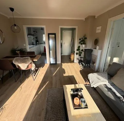 Apartment Koselig Pa Ostensjo Med Stor Uteplass