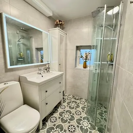 Apartment Koselig Pa Ostensjo Med Stor Uteplass *